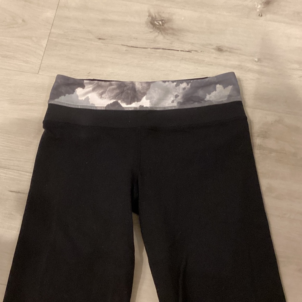 lululemon athletica Black Flared Leggings with Gray printed Waistband - Picture 2 of 8